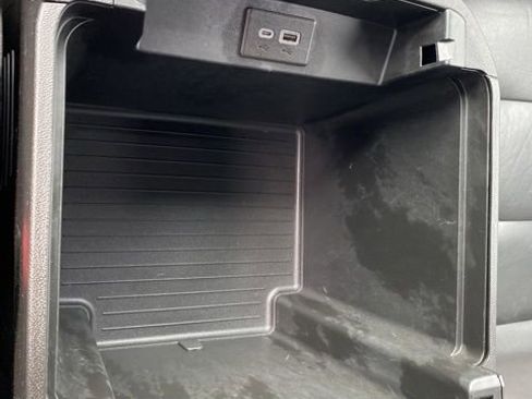 Used 2022 Chevrolet Tahoe LT w/ Luxury Package image 20