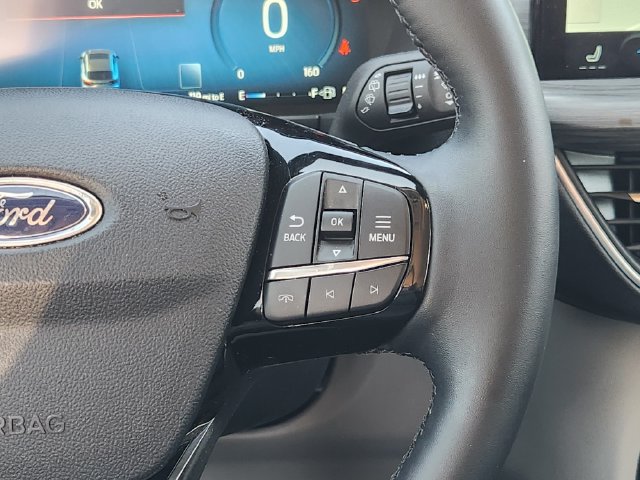 Used 2025 Ford Escape Platinum AWD/4WD image 28