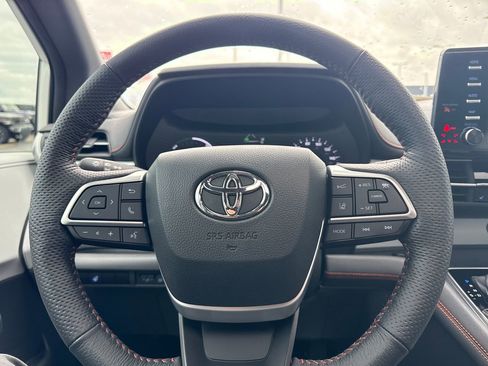 Used 2024 Toyota Sienna XSE image 19