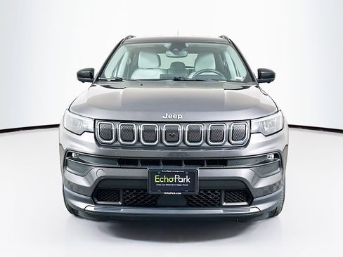 Used 2022 Jeep Compass Latitude w/ Convenience Group image 2