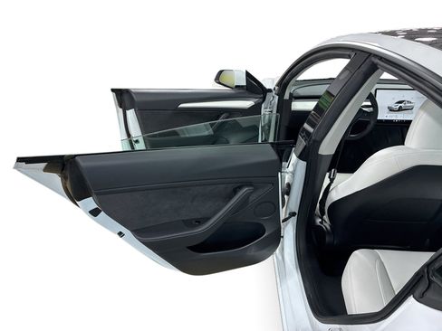 Certified 2023 Tesla Model 3 Standard Range RWD image 10