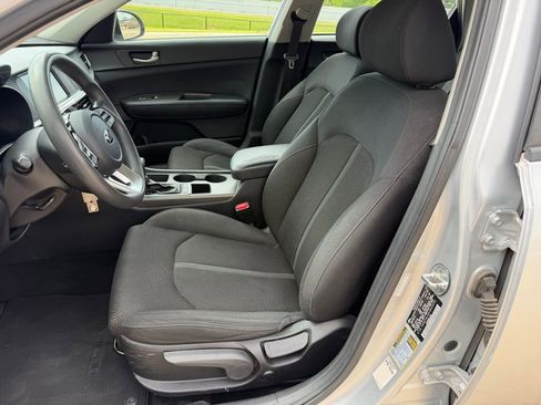 Used 2020 Kia Optima LX image 10