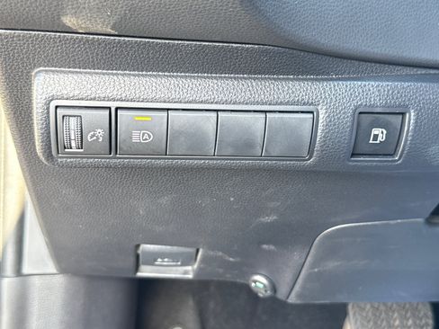 Certified 2025 Toyota Corolla LE w/ Carpet Mat Package (TMS) FWD image 25