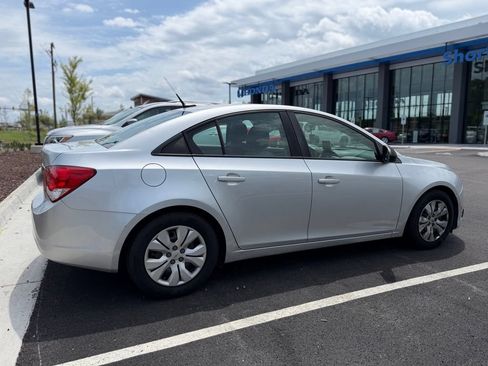 Used 2014 Chevrolet Cruze LS FWD image 4
