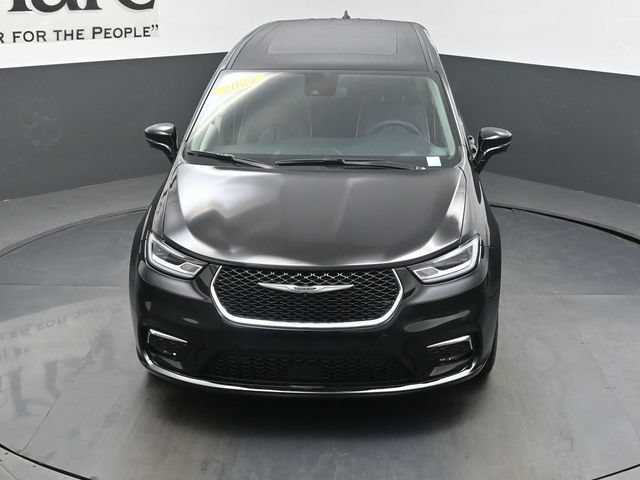 Used 2024 Chrysler Pacifica Limited AWD/4WD image 63