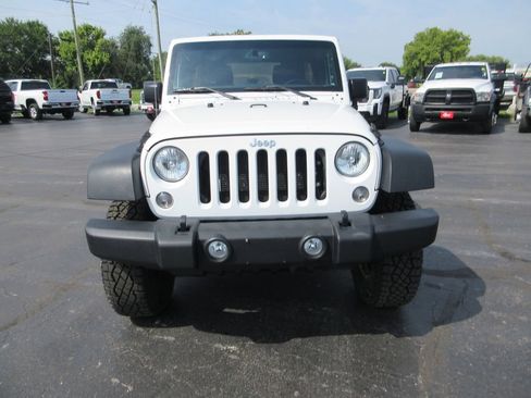 Used 2018 Jeep Wrangler Unlimited Sport S AWD/4WD image 11