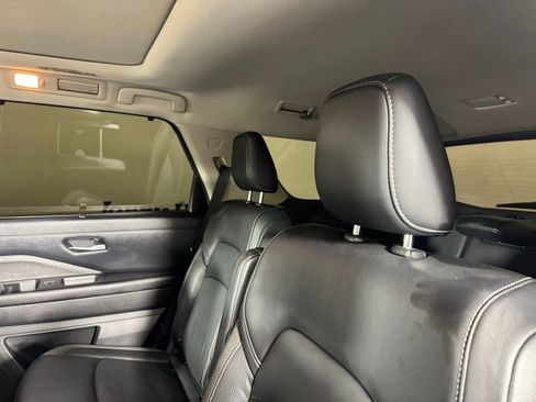 Used 2023 Nissan Pathfinder SL w/ SL Premium Package image 27