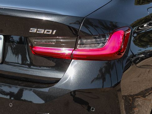 Used 2026 BMW 330i Sedan w/ Convenience Package RWD image 5