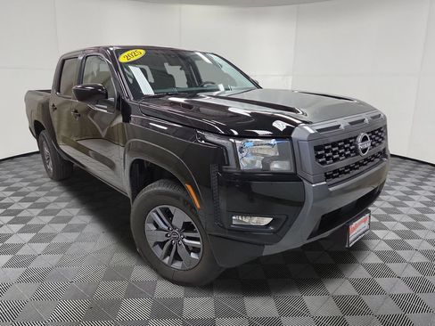 Used 2025 Nissan Frontier SV w/ SV Convenience Package AWD/4WD image 3