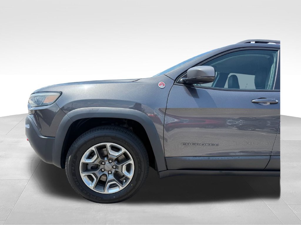 Used 2019 Jeep Cherokee Trailhawk w/ Cold Weather Group AWD/4WD image 23
