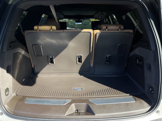 Used 2024 Cadillac Escalade Sport w/ Touring Package AWD/4WD image 27