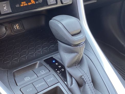 Certified 2025 Toyota RAV4 XLE w/ Convenience Package FWD image 13