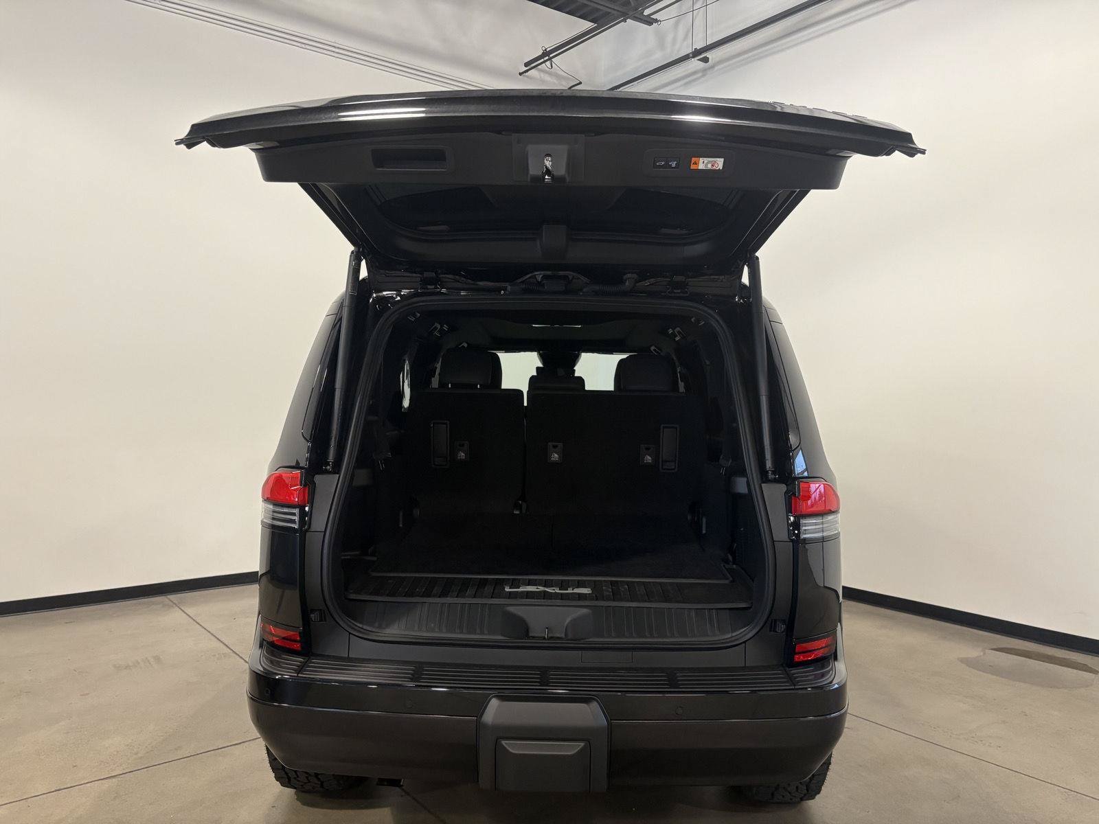 Used 2026 Lexus GX 550 w/ Accessory Package (2T) AWD/4WD image 36