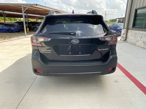 Used 2025 Subaru Outback Premium AWD/4WD image 15