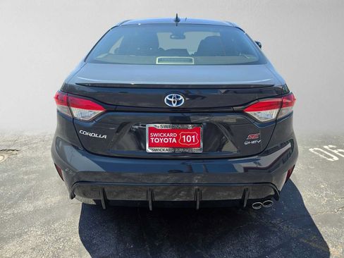 Used 2025 Toyota Corolla SE w/ Convenience Package FWD image 4