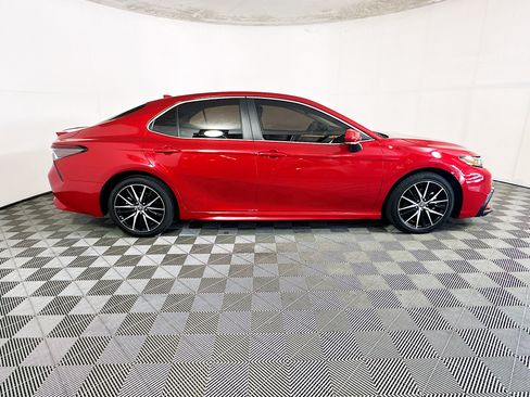 Used 2023 Toyota Camry SE w/ Cold Weather Package FWD image 2