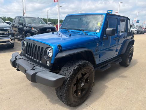 Used 2015 Jeep Wrangler Unlimited Sport w/ Quick Order Package 24S AWD/4WD image 2