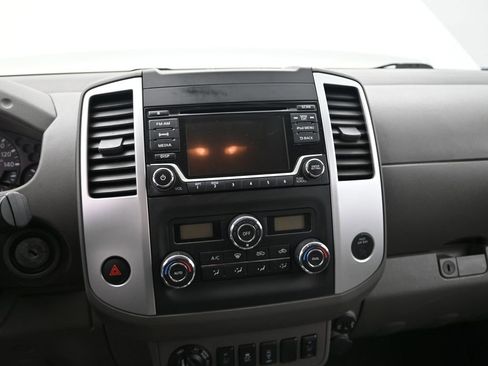 Used 2017 Nissan Frontier SV w/ SV Value Truck Package image 17