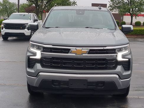 Used 2024 Chevrolet Silverado 1500 LT AWD/4WD image 3