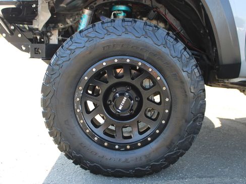 Used 2018 Toyota Tacoma TRD Off-Road w/ Technology Package AWD/4WD image 44