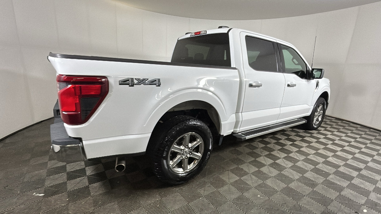 Used 2025 Ford F150 XLT w/ Equipment Group 301A Standard AWD/4WD image 3