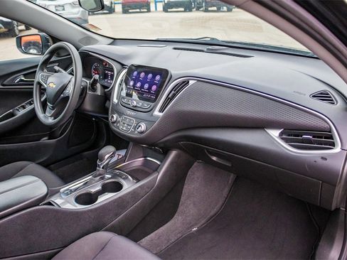 Used 2024 Chevrolet Malibu LT image 11