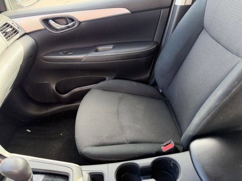 Used 2019 Nissan Sentra S image 10