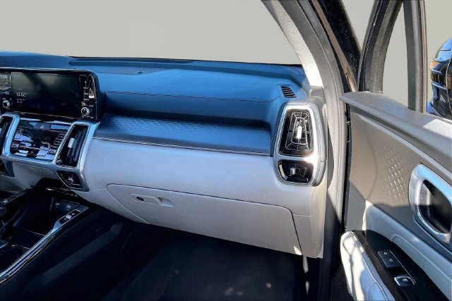 Used 2022 Kia Sorento SX FWD image 19