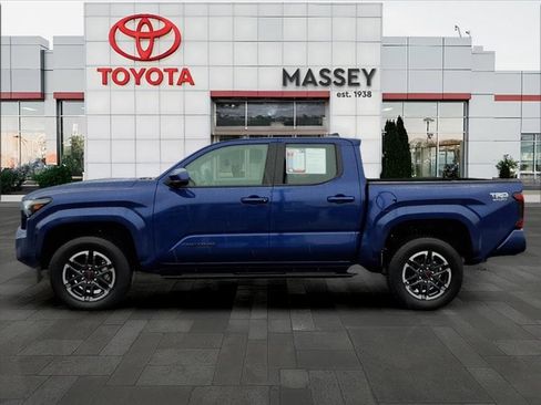 Used 2024 Toyota Tacoma TRD Sport image 28