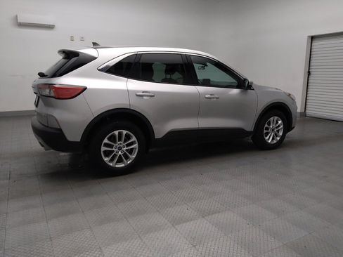 Used 2020 Ford Escape SE image 10