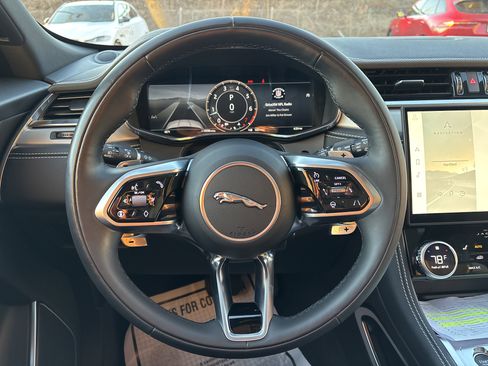 Certified 2026 Jaguar F-PACE R-Dynamic S image 11