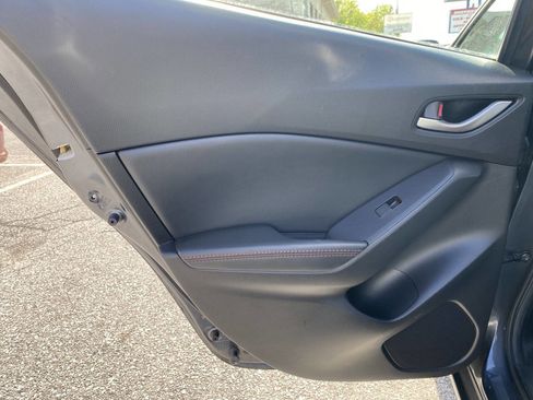Used 2016 MAZDA MAZDA3 i Grand Touring FWD image 13