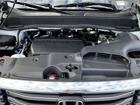 Used 2015 Honda Pilot Touring image 29