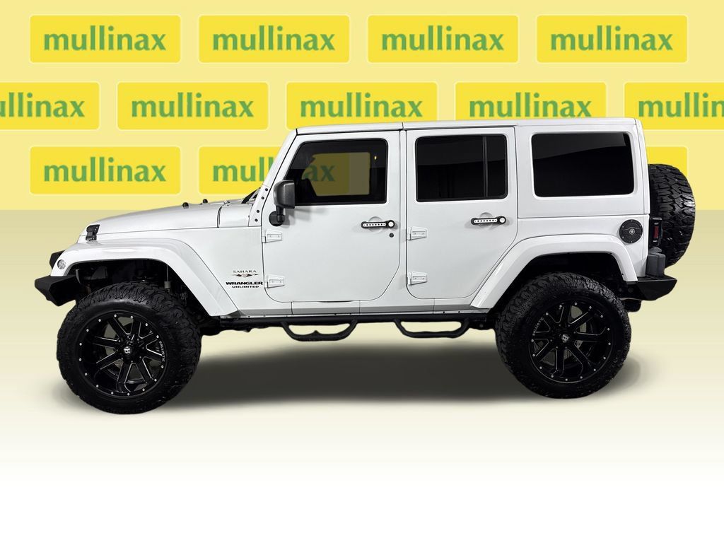 Used 2017 Jeep Wrangler Unlimited Sahara w/ Connectivity Group AWD/4WD image 12