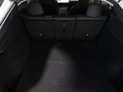Used 2023 Tesla Model Y Long Range AWD/4WD image 32