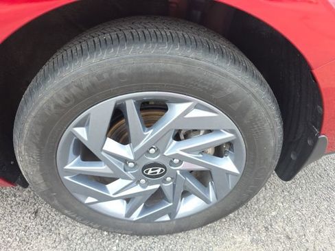 Used 2024 Hyundai Elantra SEL image 6