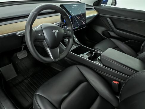 Used 2020 Tesla Model 3 Standard Range Plus RWD image 14