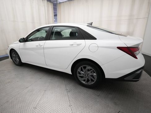 Used 2024 Hyundai Elantra SEL FWD image 32