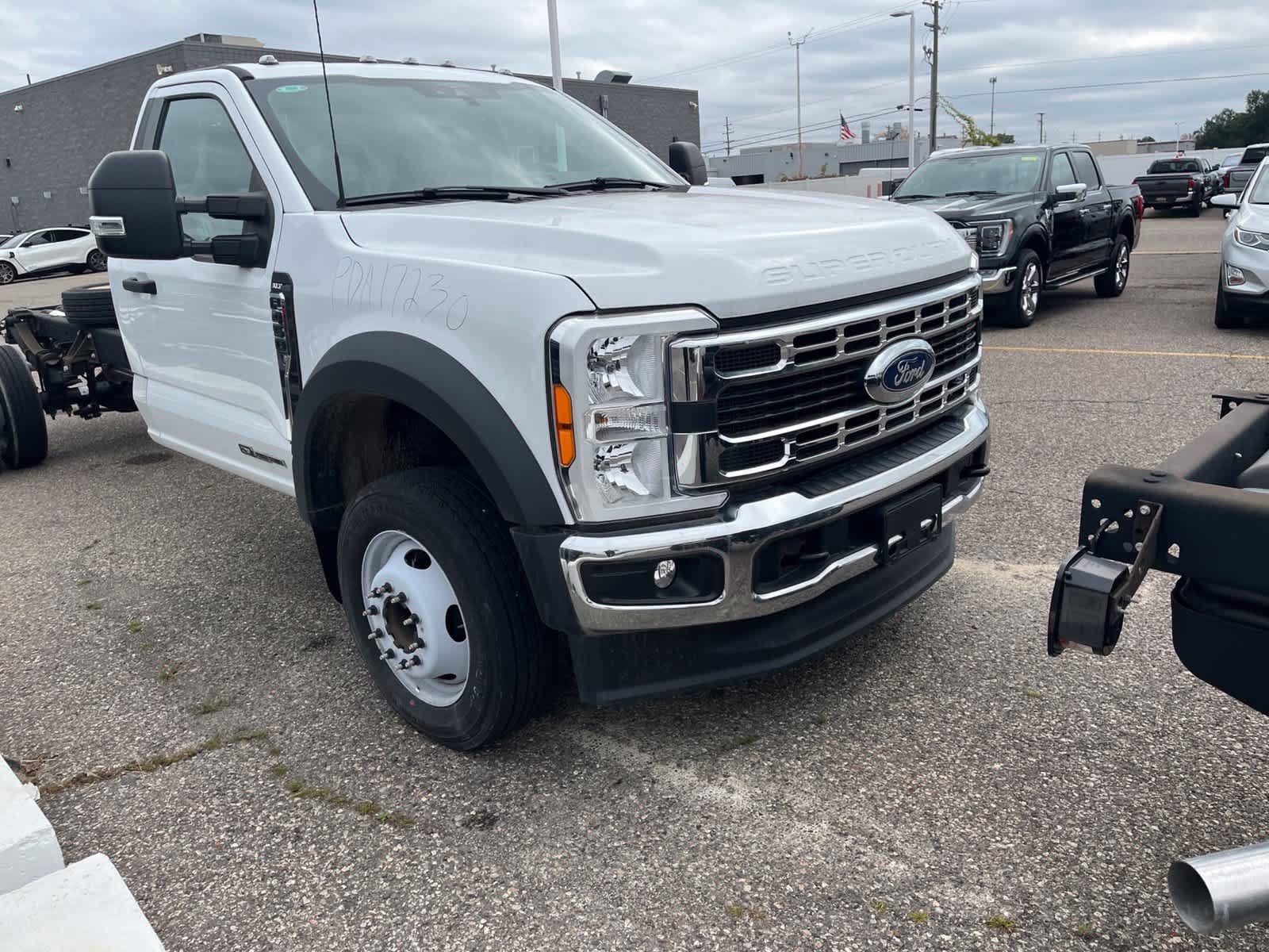 Used 2023 Ford F450 XLT w/ XLT Value Package RWD image 19