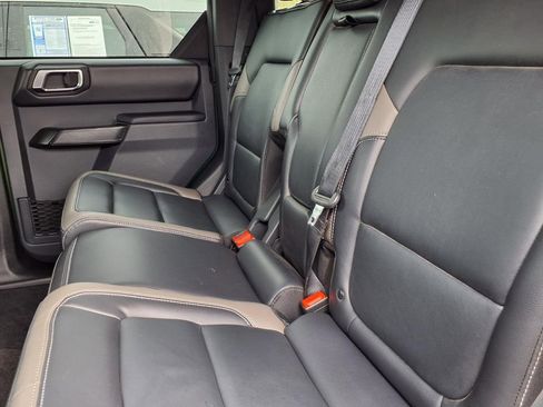 Used 2025 Ford Bronco Outer Banks AWD/4WD image 7