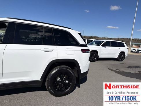 New 2026 Jeep Grand Cherokee Altitude AWD/4WD image 12