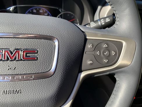 Used 2022 GMC Acadia Denali w/ Denali Ultimate Package AWD/4WD image 21