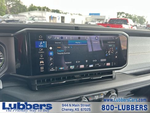 Used 2025 Jeep Wrangler Unlimited Sahara AWD/4WD image 15