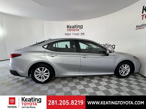 Certified 2025 Toyota Camry LE FWD image 4
