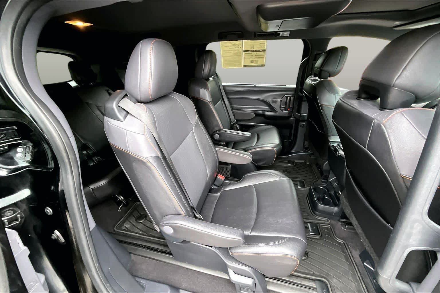 Used 2023 Toyota Sienna XSE w/ XSE Plus Package AWD/4WD image 19
