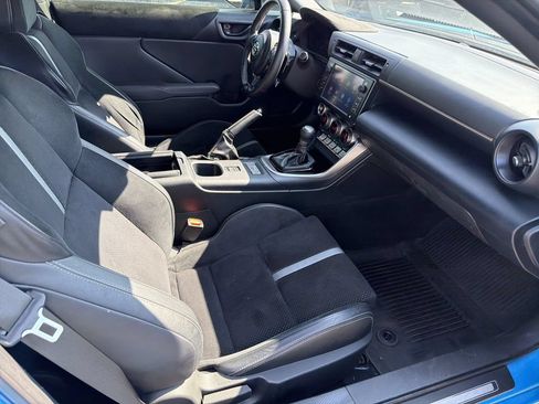 Used 2022 Toyota GR86 Premium w/ ALL Weather Mat Package (TMS) RWD image 12