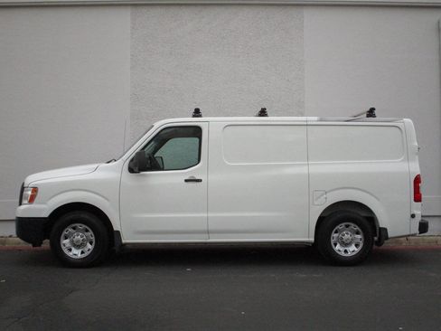 Used 2016 Nissan NV 2500 SV w/ Technology Package image 2