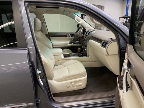 Used 2017 Lexus GX 460 460 image 16