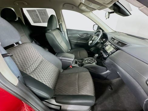 Used 2019 Nissan Rogue SV image 35