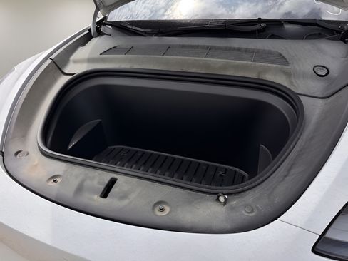 Used 2023 Tesla Model Y Long Range AWD/4WD image 20